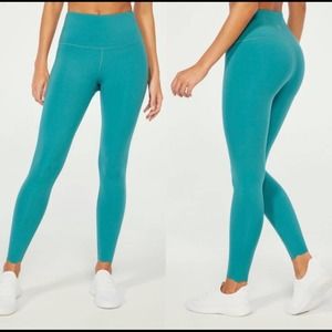Ellie Scalloped Ankle Legging S